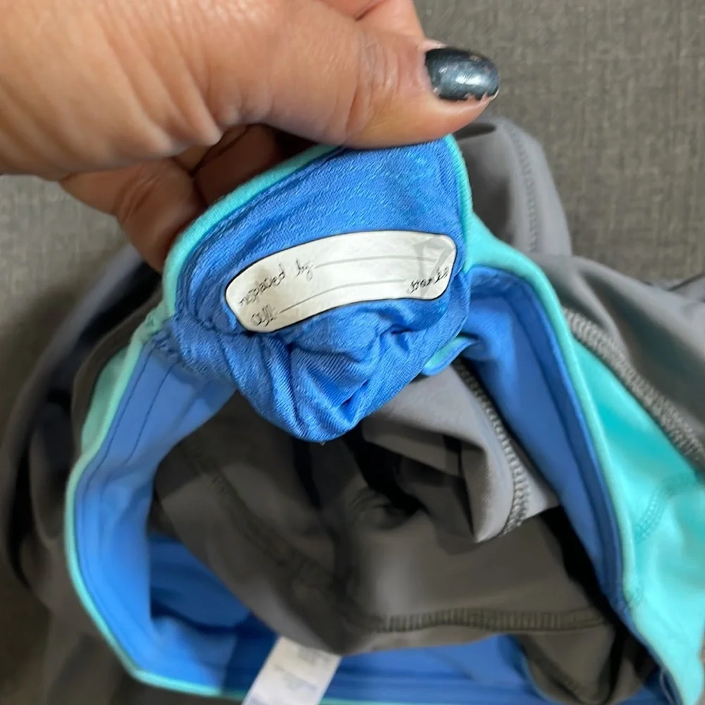 Ivivva Gray and Turquoise trim Crops 12